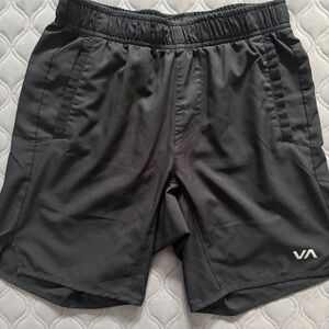 RVCA Boys Yogger Shorts, Black. Size Medium.